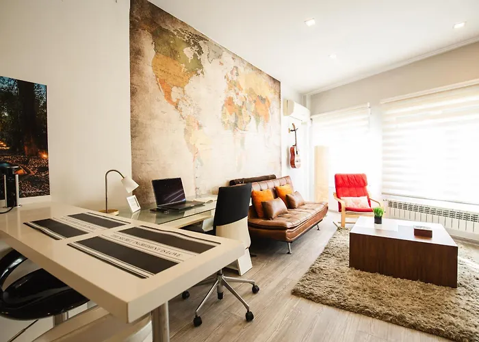 Granada Center Modern Loft